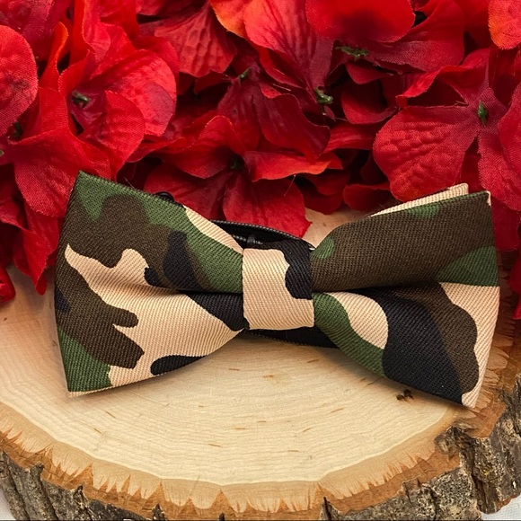 Boys Camouflage Bow Tie - Picture 2 of 13